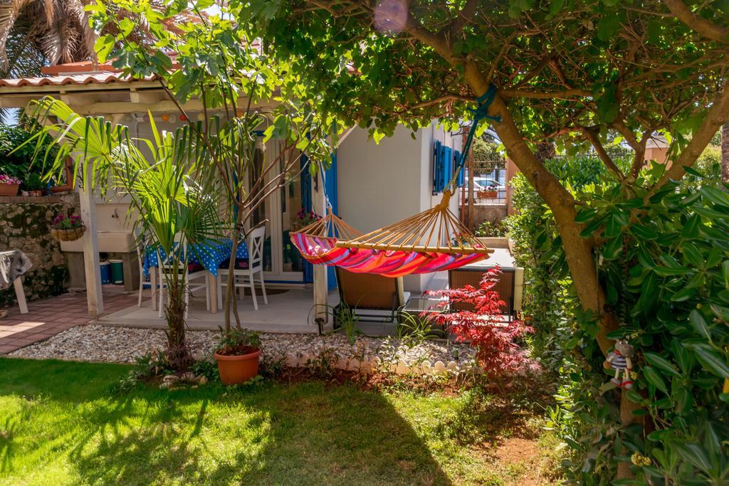 Beachfront House With Private Jacuzzi And Garden Задар Екстер'єр фото